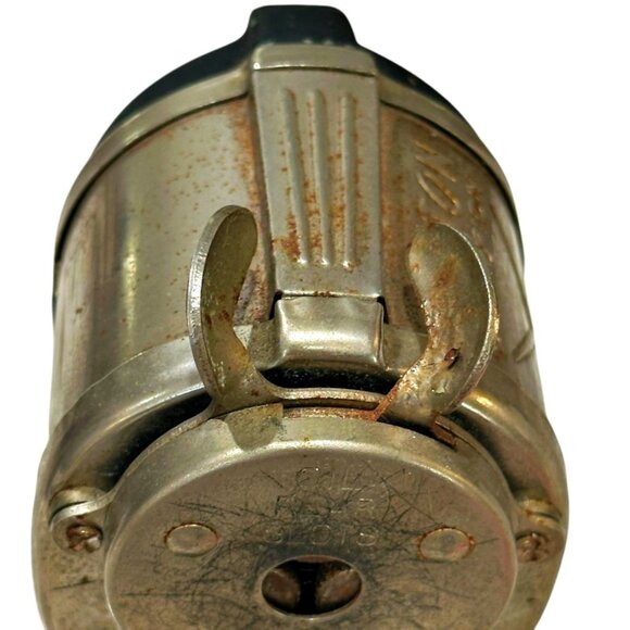 Vintage Boston Champion Pencil Sharpener Desktop Pinch Feed Hand Crank MCM - Picture 7 of 15